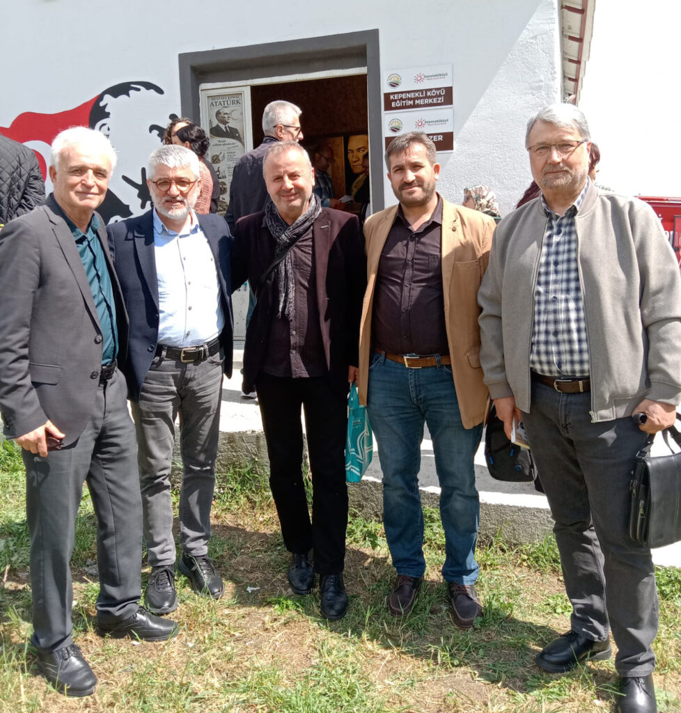 Adnan-Ozer-Ihsan-Tevfik-Ozcan-Unlu-Tuncay-Dagli-Rakip-Ertugrul-Eriz-Siir-Evi-acilisinda-978x1024 TEKİRDAĞ’DA ŞİİRDEN BİR KÖY: