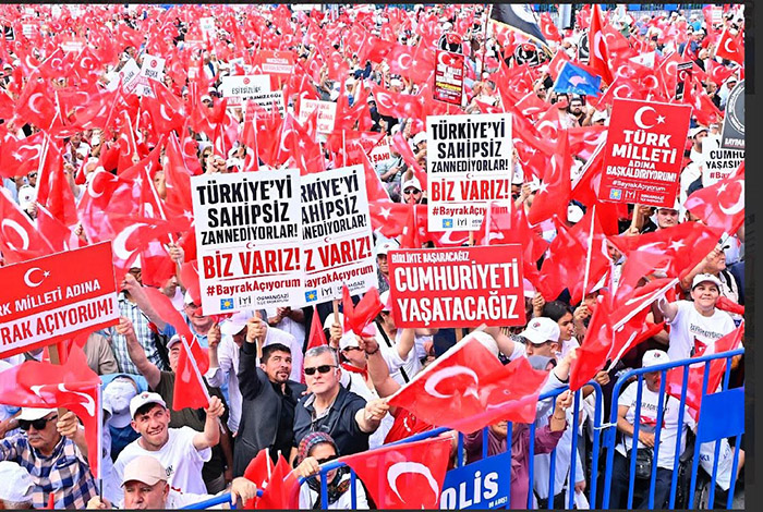Ankara’da gerçekleştirilen ve İYİ Parti Genel Başkanı’nın çağrısıyla düzenlenen “Bayrak Açıyorum”