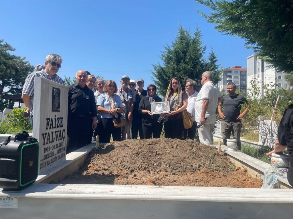 WhatsApp-Image-2026-08-26-at-17.17.26-1024x768 EDEBİYAT DÜNYASI BİR ÇINARINI DAHA SONSUZLUĞA YOLCU ETTİ HASAN HÜSEYİN YALVAÇ