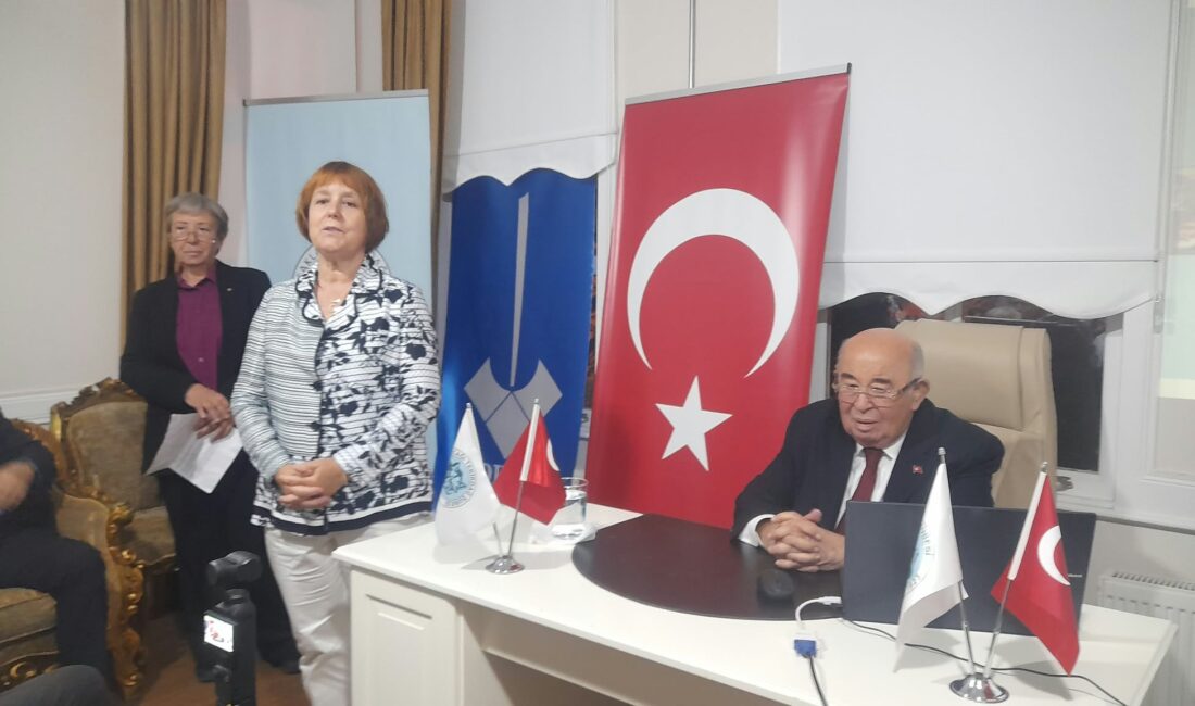 Tekirdağ Aydınlar Ocağı ve Tekirdağ Türk Ocakları ortaklığıyla düzenlenen söyleşide,