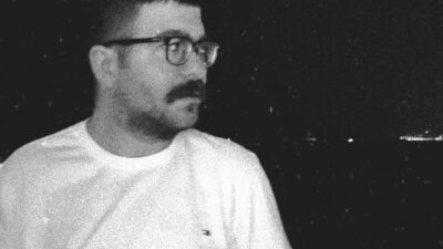 “Zorla aldı tanrılar      sıcacık yüreğimin bir parçasını   ve evrenin